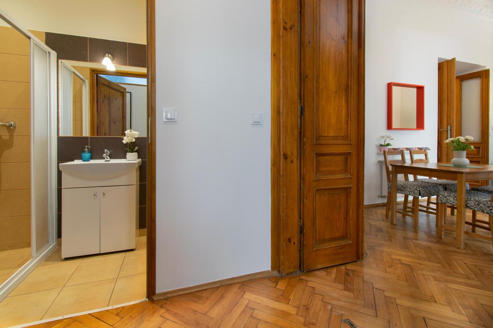 Ground Floor Family Apartment Krakow Ngoại thất bức ảnh